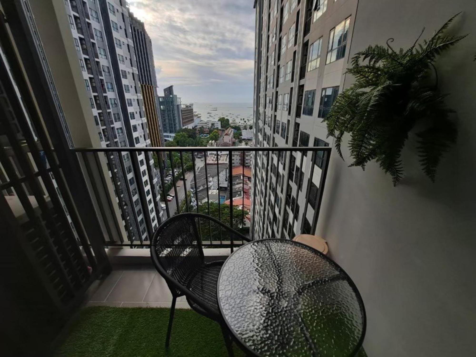 The Base Central Pattaya By Mickey Exteriér fotografie