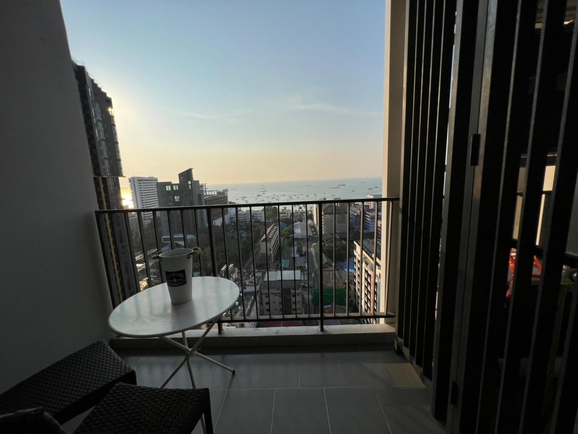 The Base Central Pattaya By Mickey Exteriér fotografie