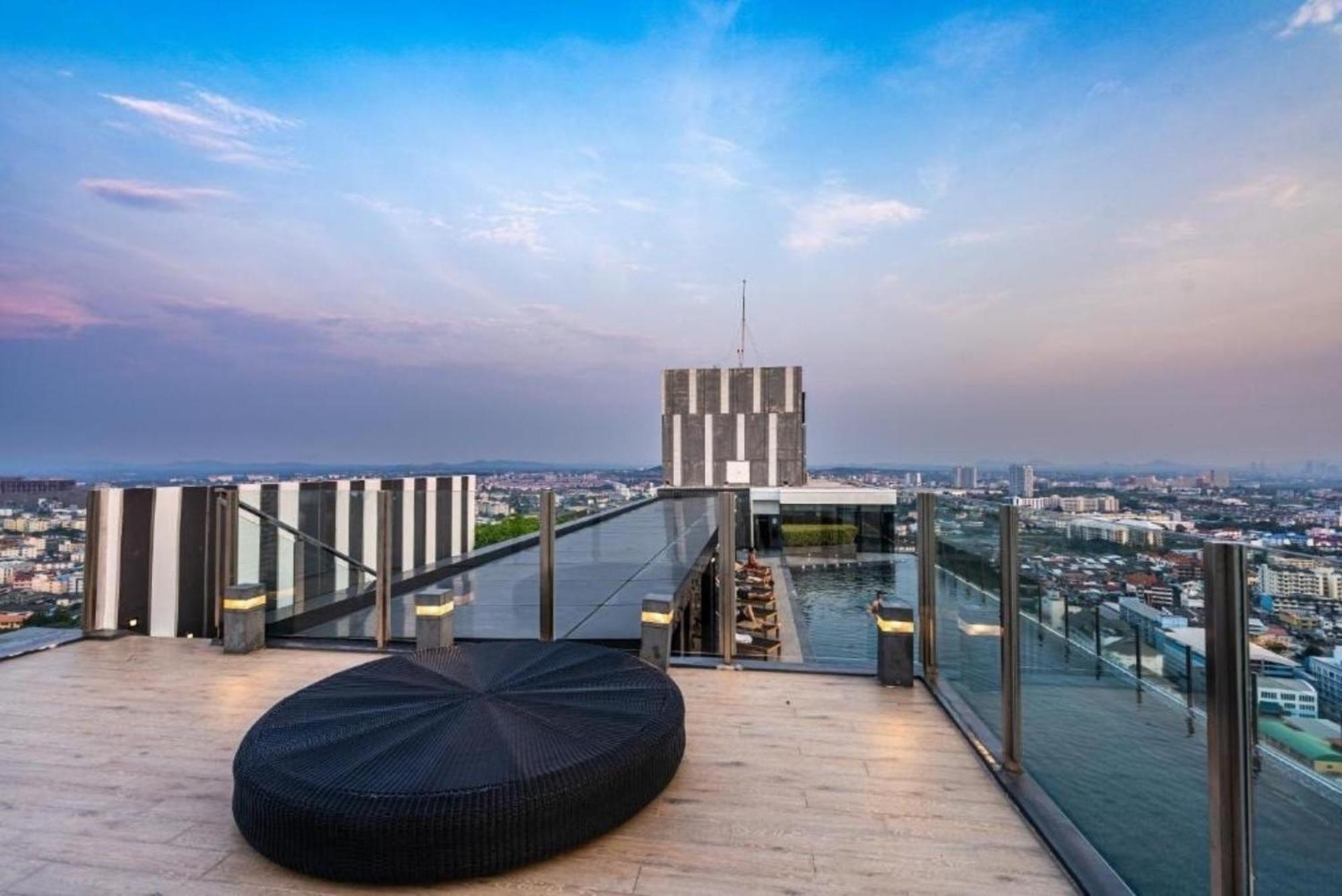 The Base Central Pattaya By Mickey Exteriér fotografie