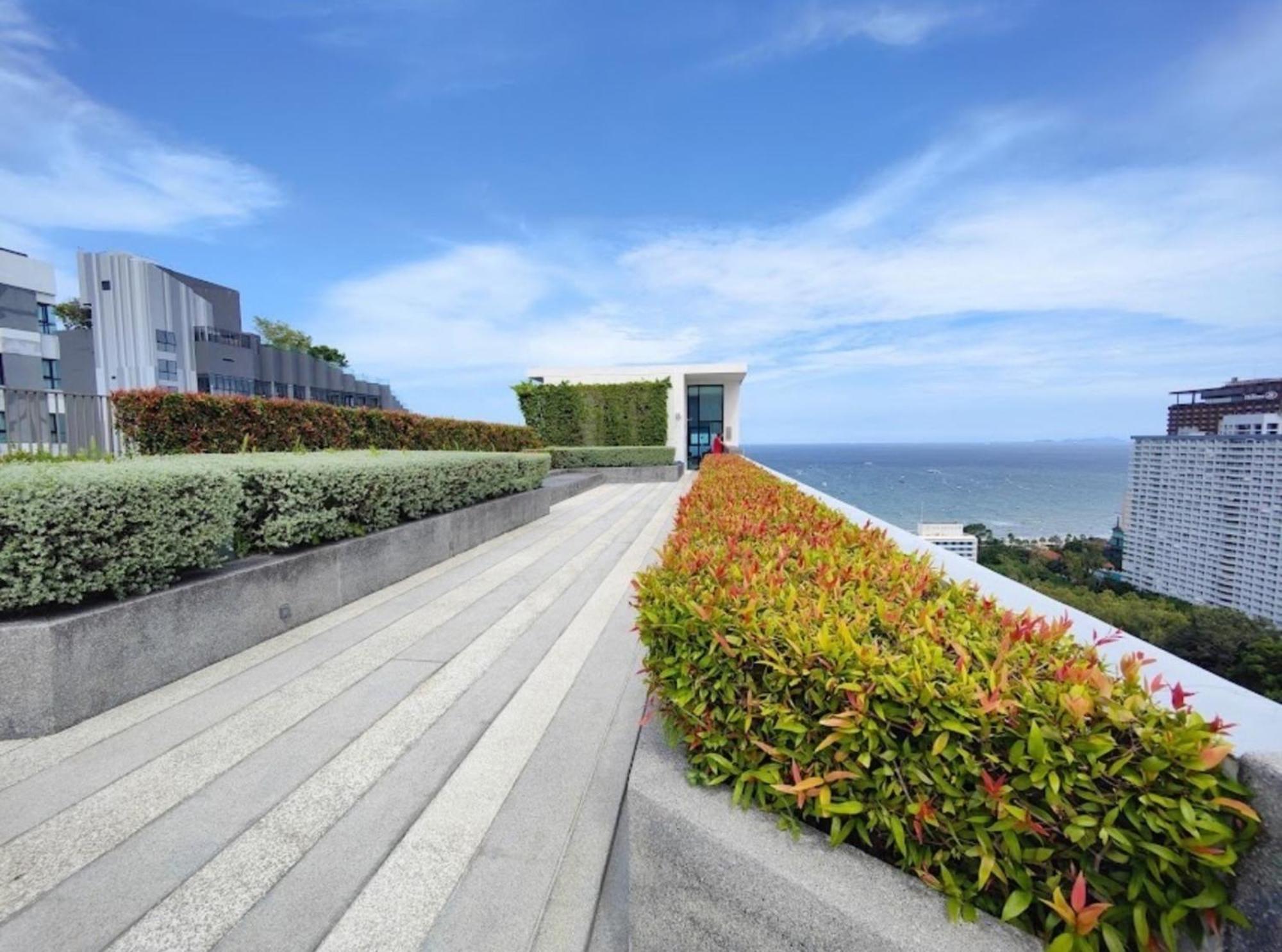 The Base Central Pattaya By Mickey Exteriér fotografie